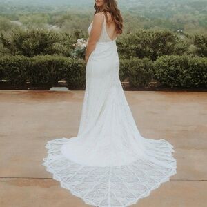 Elegant White Lace Wedding Dress